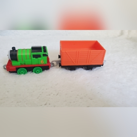 Thomas the Train Percy Diecast Metal Tank Engine Friend Take Play Round Magnet - Picture 2 of 9